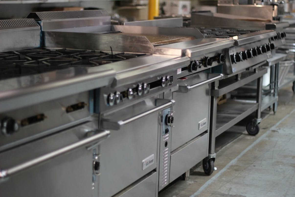 اهمیت تعمیر و نگهداری از تجهیزات آشپزخانه صنعتی 