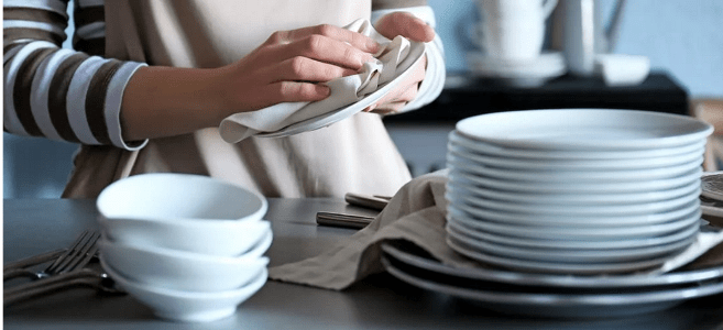 خشک کردن ظروف در آشپزخانه صنعتی